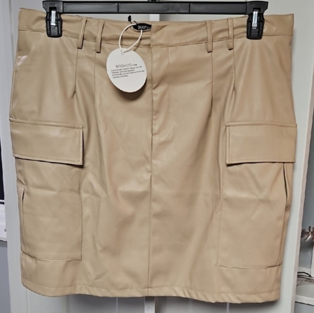 Boohoo Plus Brown Cargo Pocket Faux Leather Mini Skirt, Khaki Size 18 NWT